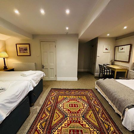 מלון באת' The Windsor Town House מראה חיצוני תמונה A room at the hotel