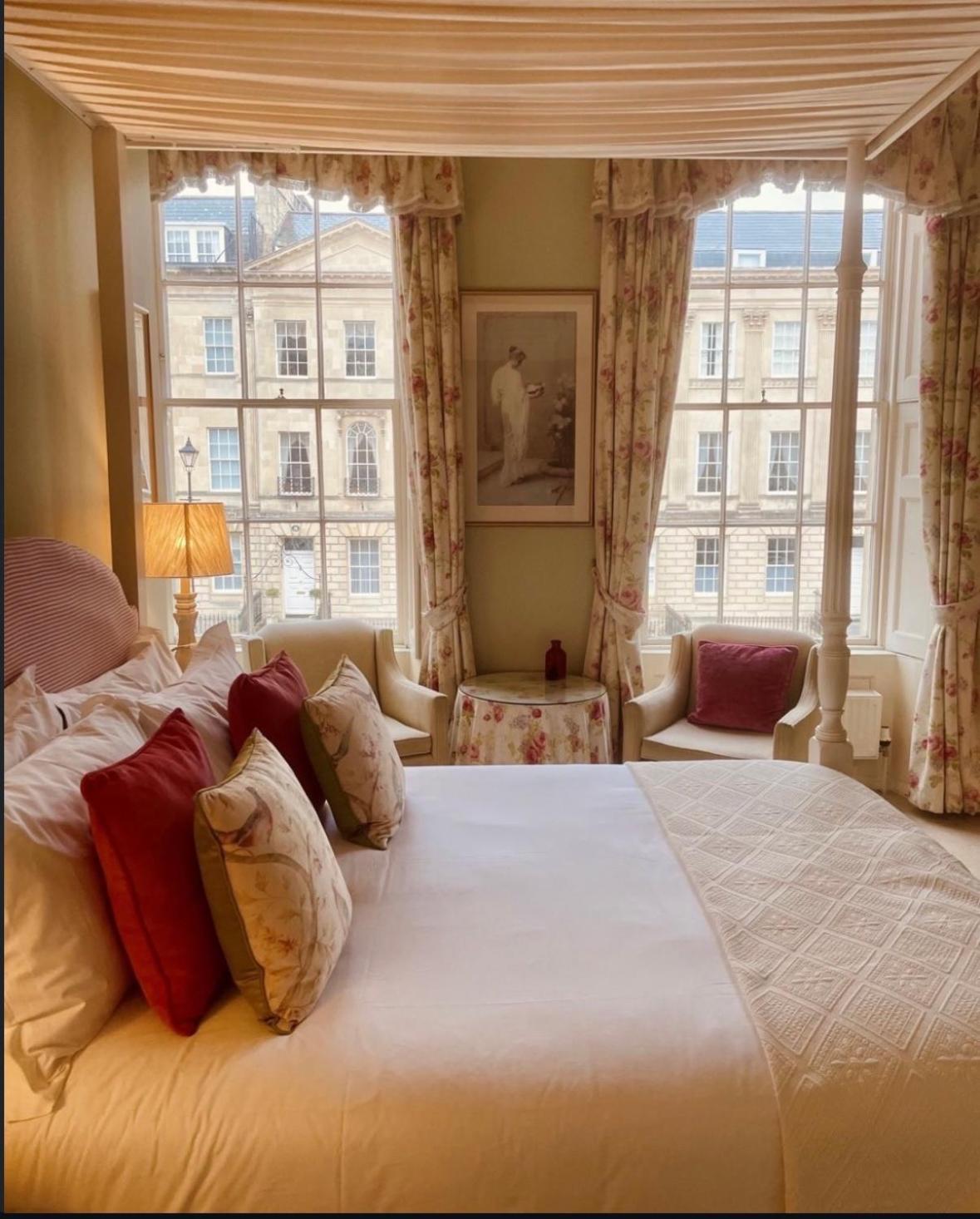 מלון באת' The Windsor Town House מראה חיצוני תמונה A bedroom at the hotel